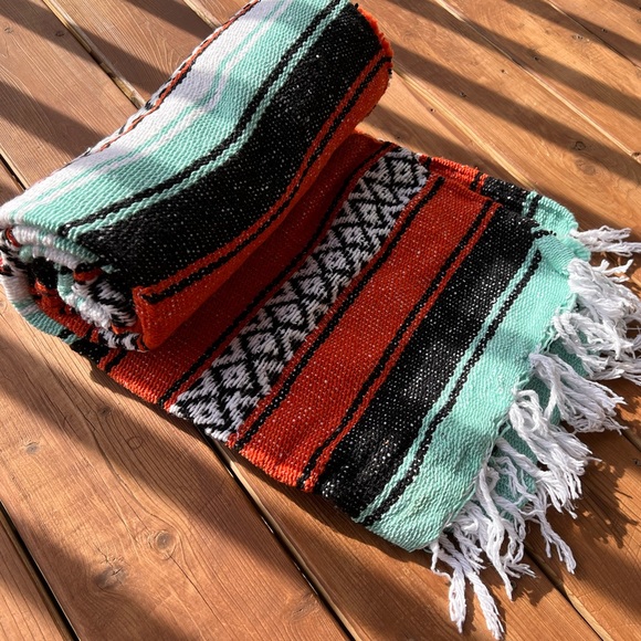 Traditional Mexican Yoga Blanket - Picture 1 of 4
